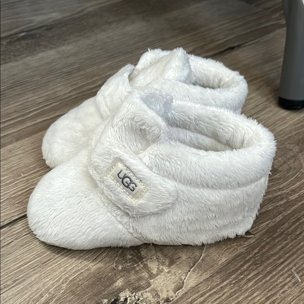 Ugg booties/4-5C
